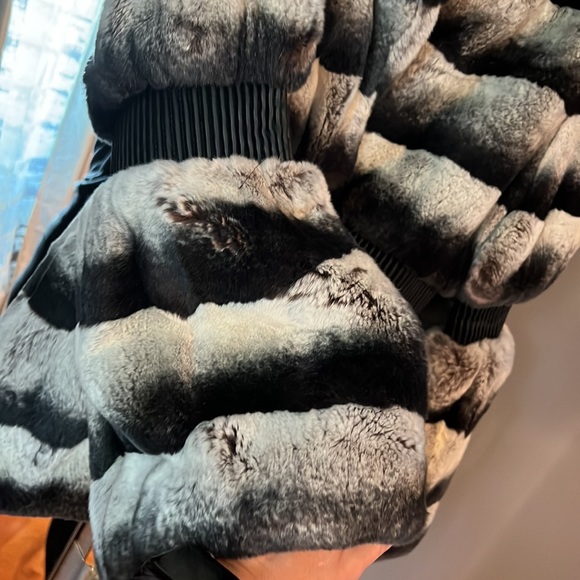 NWT Rex chinchilla coat with a hood )faux leather waist and sleeves) - Picture 2 of 8